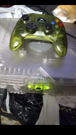 Xbox crystal clear limited edition modded with many games