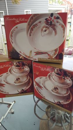 Poinsettia and Ribbons Christmas dishes set for 8 plus serving dishes Plus Glasses