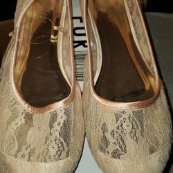 Forever 21 Lace Flats Size 10- $10