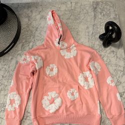 [Authenticated]
"Denim Tears Hoodie in Pink size Small"