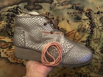 Toms Wedges Size 5.5