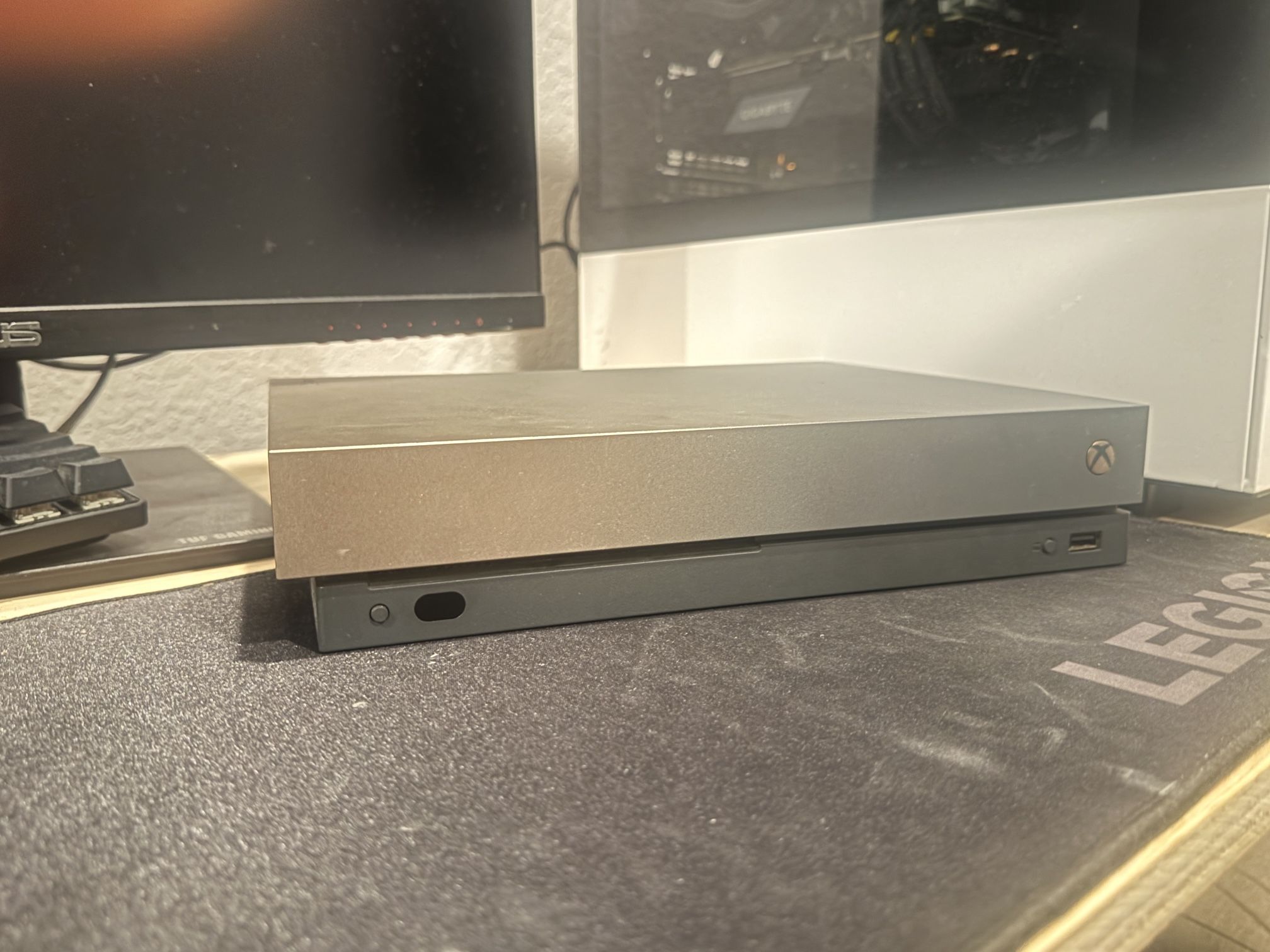 Xbox One X Gold Rush limited Console