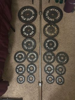 Weight Plate Set and Barbell