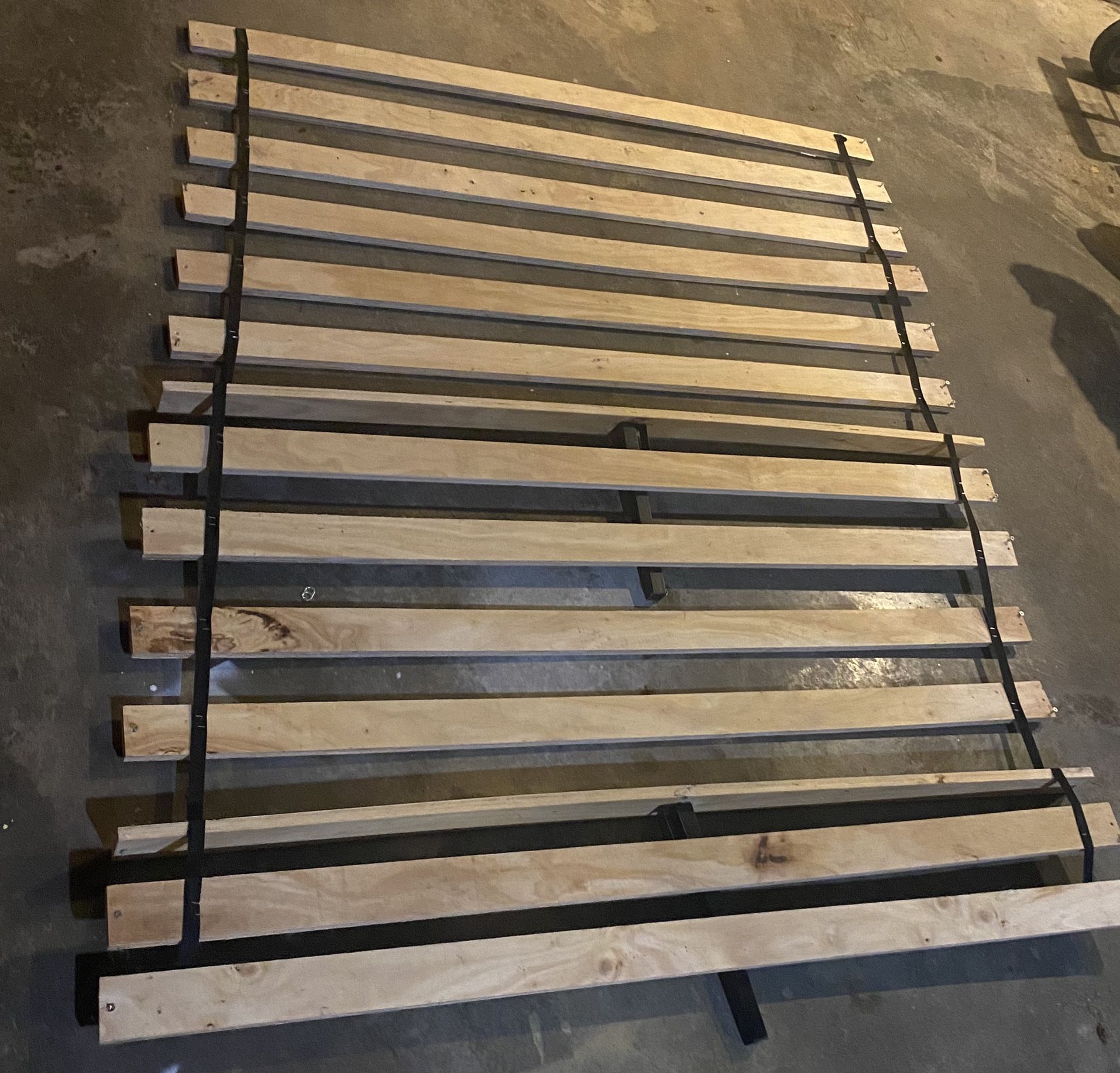 Soild Wood Platform Full/Queen Box Spring 