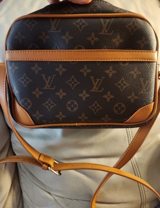 Louis Vuitton Bag Read Below Description Before Buying Item $ 1 5 0