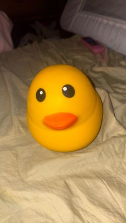Giant stress relief squishy squeezy cupcake 🧁 / duck 🦆.