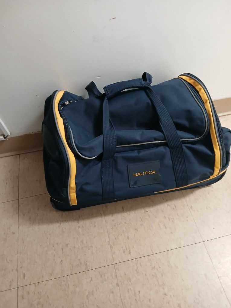 NAUTICA ROLLING LUGGAGE