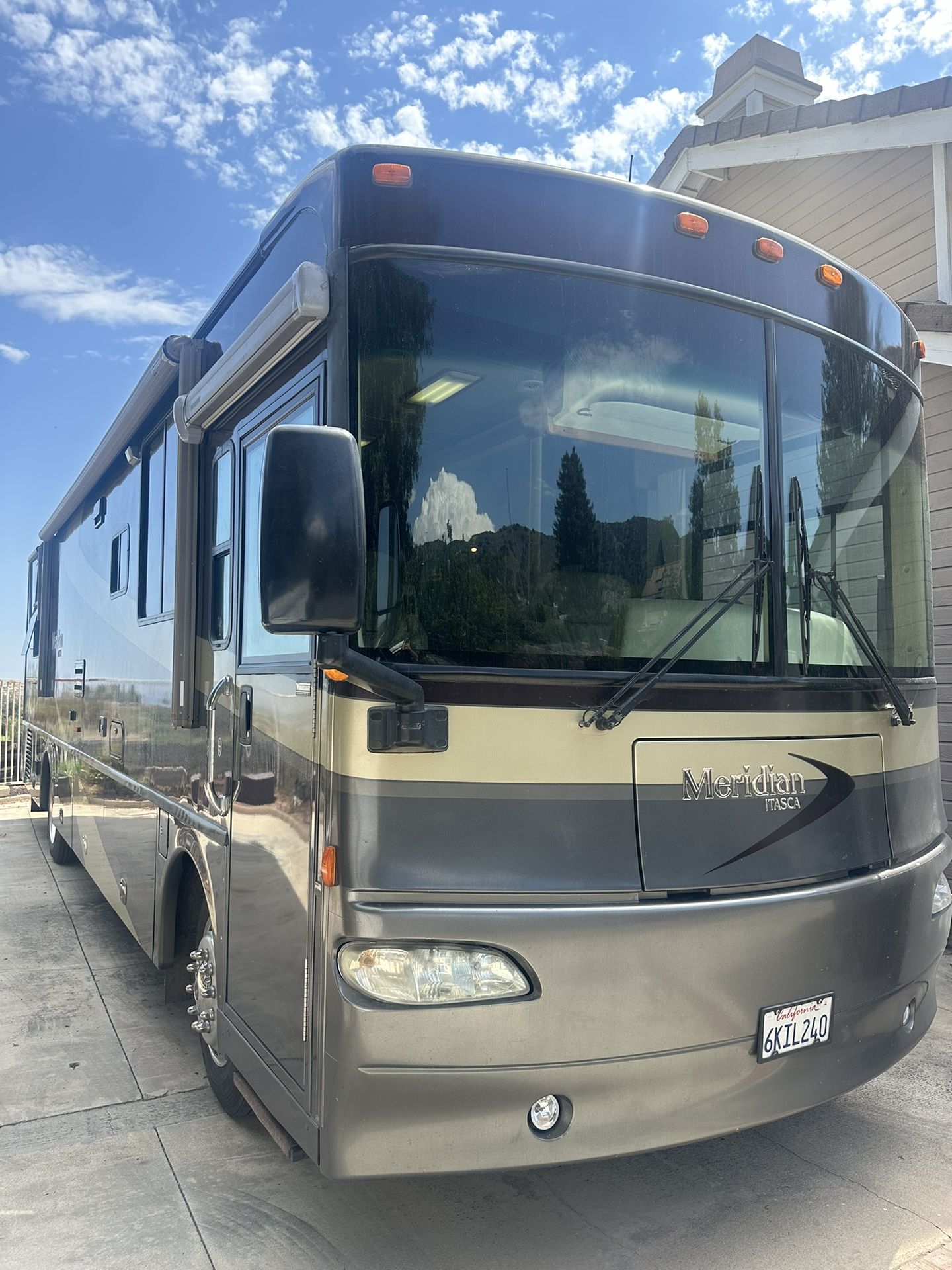 2005 Winnebago itasca Meridian 36G
