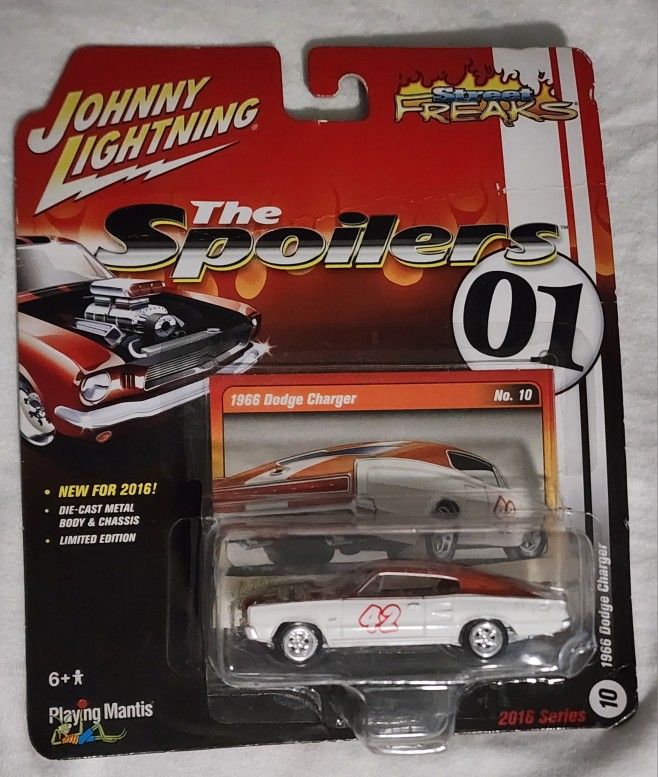 2016 Series JOHNNY LIGHTNING 1966 Dodge Charger No. 10