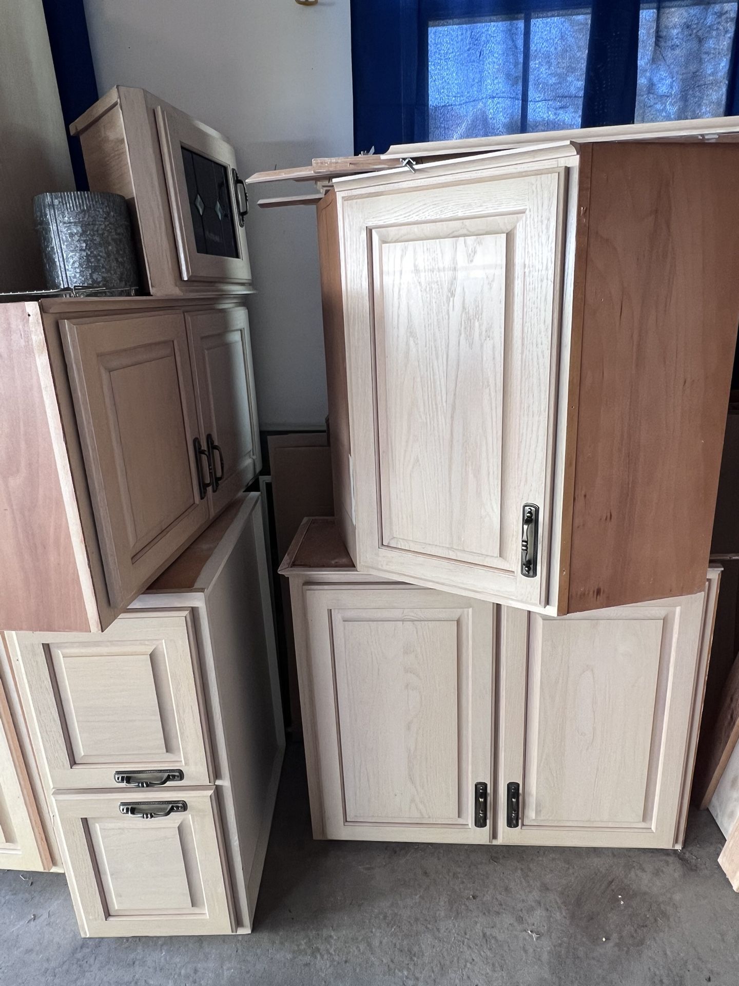 UPPER OAK CABINETS, Electric Stove AND Electric Stove Top