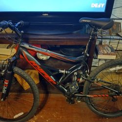 Hyper 10 Speed Mountain Bike 