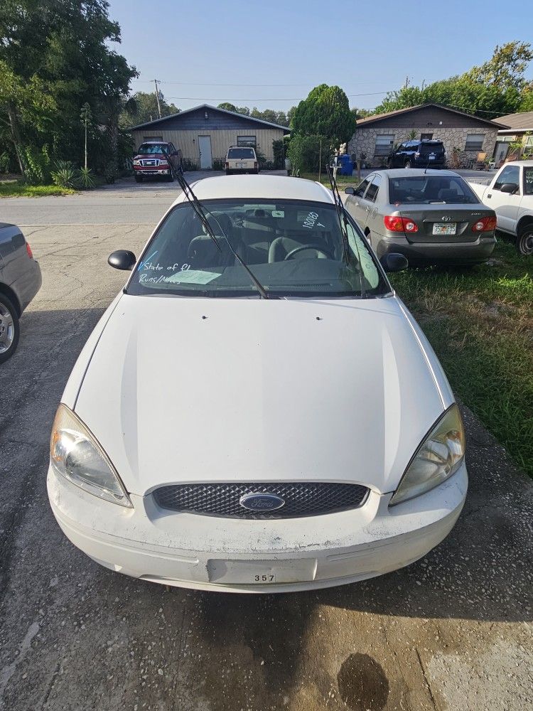 2003 Ford Taurus 