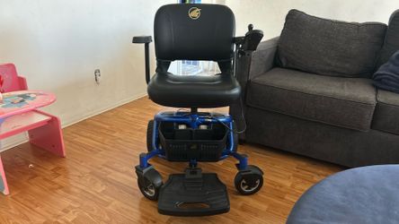 Electric wheelchair
