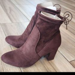 Forever 21 women's faux suede 2.5in  high heel booties Burgundy Brown size 10