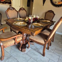 Traditional Style Dining Table