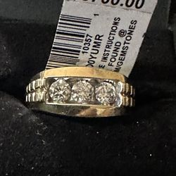 10ky  1cttw 3 Stone Ring