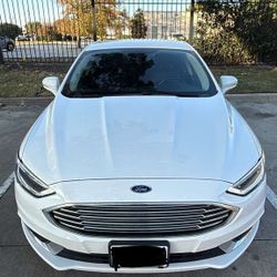 Ford Fusion SE hybrid