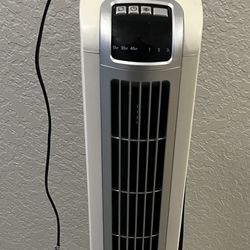 Lasko 3-Speed Oscillating Tower Fan - Good Condition 