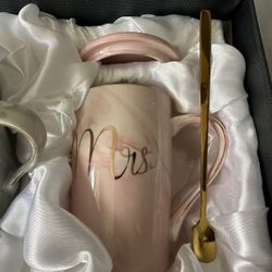Mr. And Mrs. Wedding Mug Set