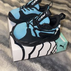 Puma Baby Shoes. Size 4 