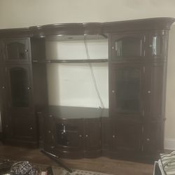 Entertainment center