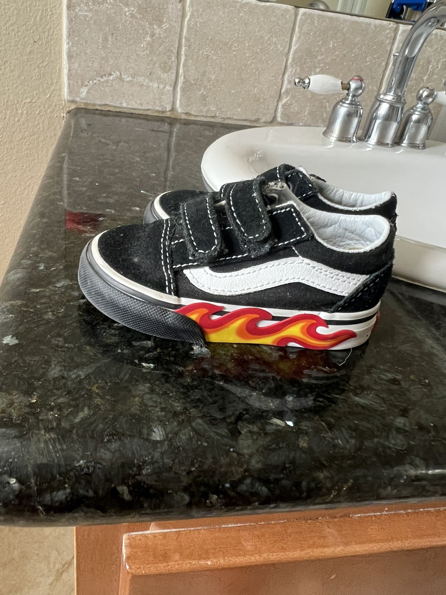 Vans Kid Size 5c Boys shoes