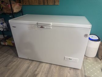 Whirlpool 16 cu. ft. Garage-Ready Chest Freezer / Refrigerator