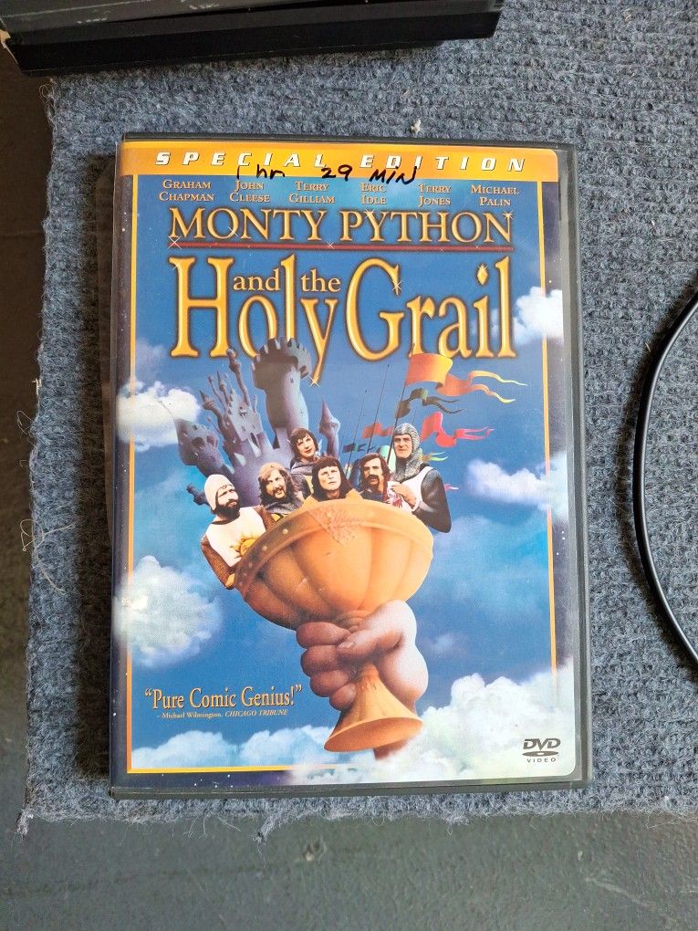 Monty Python and the Holy Grail (DVD, 1975)