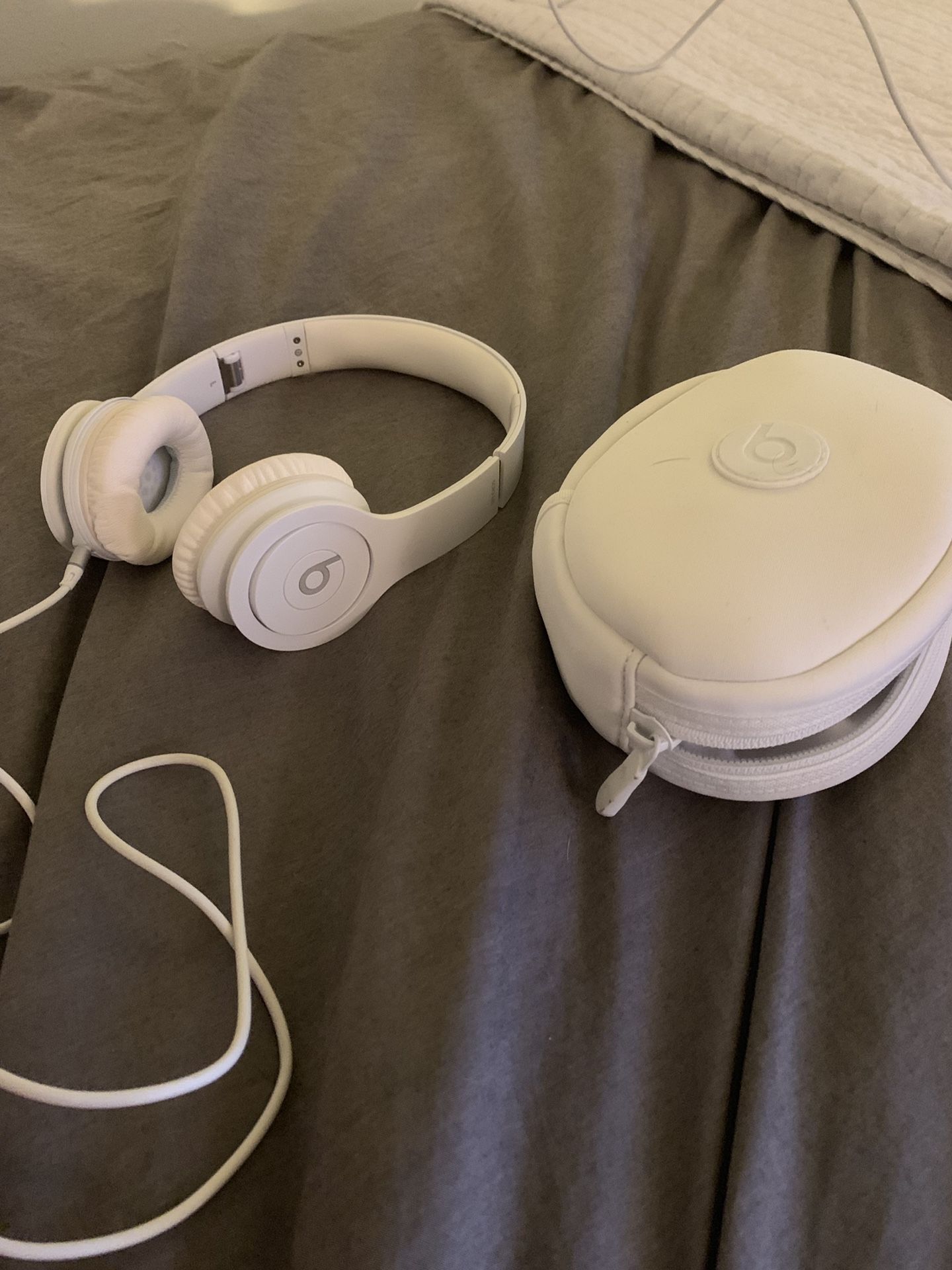 Beats Solo HD, Wired, On Ear Headphones. Lightly Used.