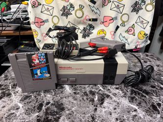 Nintendo NES Console Bundle with Super Mario Bros/Duck Hunt