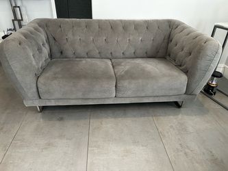 Tufted Gray Love Seat