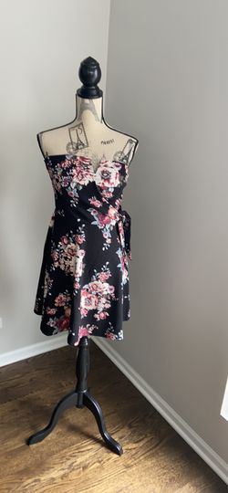 Jun Ivy Francessca’s strapless floral dress