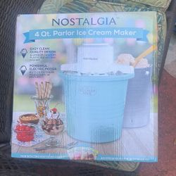 Nostalgia 4 Qt Parlor Ice Cream Maker 