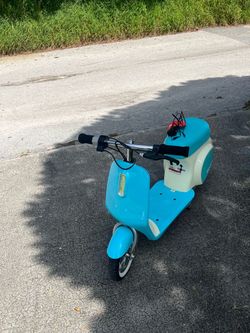 Kids Electric Ride-On Scooter Blue