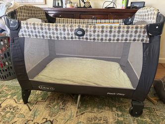 Graco Pack 'n Play Portable Playpen w/ Bag & Sheet