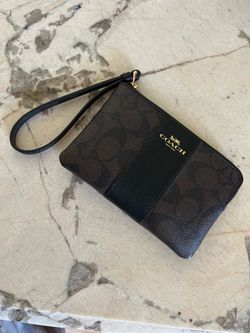Coach wallet pouch corner zip wristlet never used