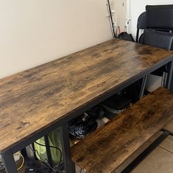 Wood:brown      &       Metal:black