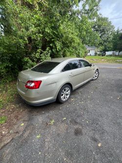 2011 Ford Taurus