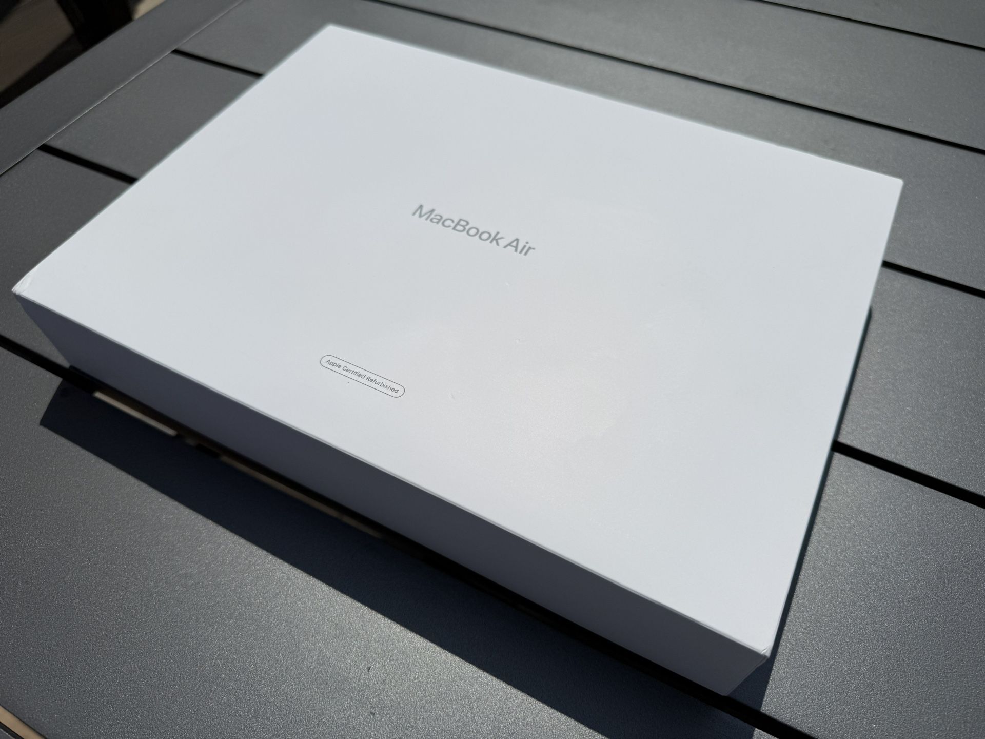 M3 MacBook Air 13.6 inch 8gb RAM 512GB SSD Silver REFURBISHED SEALED