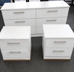 Dresser And 2 Nightstands  - Cómoda Y 2 Mesitas de noche