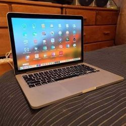 Excelente Laptop Apple Macbook Pro De 15 Pulgadas Retina Procesador i7 Con Programas 