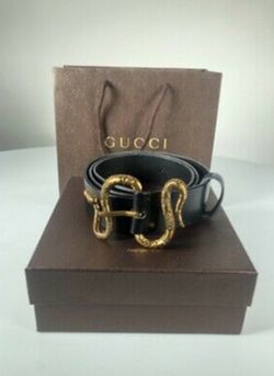 Gucci Leather belt with snake buckle size 100 GG black with box and bag