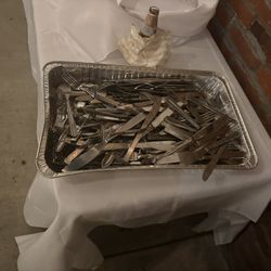 Free Table Clothes, Silverware For Wedding, And Glasses