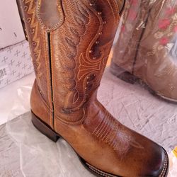 We Have Different Sizes $150 Boots 