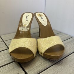 Damita K Off-White Heels - Size 9 | Elegant & Versatile Footwear