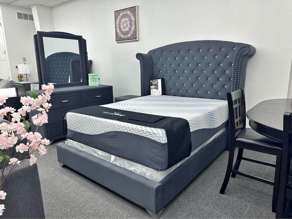 Brand New ▪️▪️$40 Down Payment Finance ▪️▪️ Melody Gray 4 Piece Queen Velvet Bedroom Set