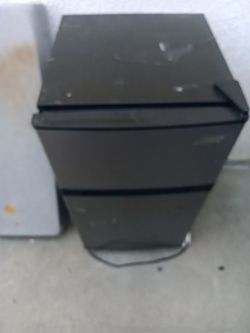 Artic king mini fridge