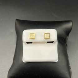 925 gold over sterling silver small Moissanite screw back unisex earrings 