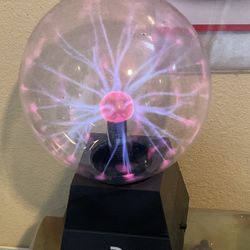 Discovery Plasma Ball/Light/Lamp, Static Electricity Globe Electric Lightning Ball excellent new condition 