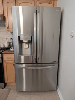 LG 36-in Wide 27.7 Cu. Ft. French Door Smart Refrigerator